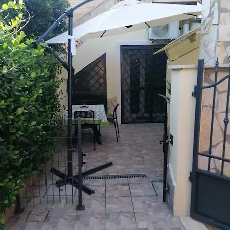 Aeroporto Iris Appartement *